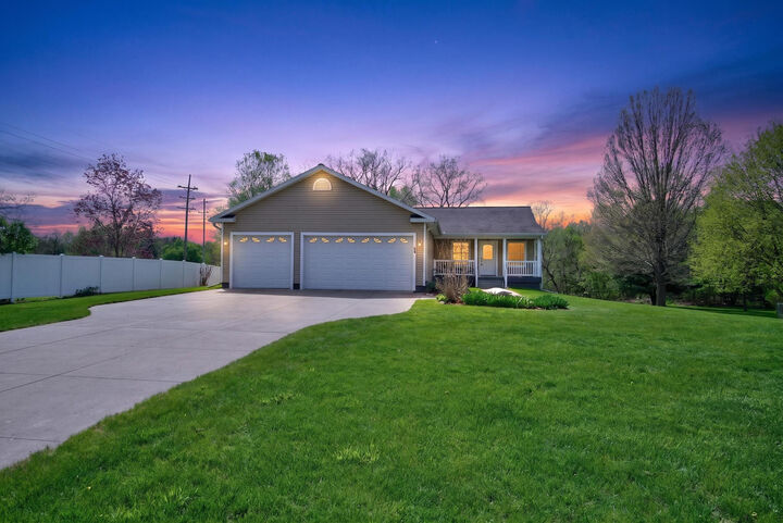 Property Photo:  334 Marion Street  MI 49203 