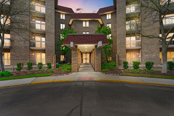 Property Photo:  1280 Rudolph Road 4K  IL 60062 