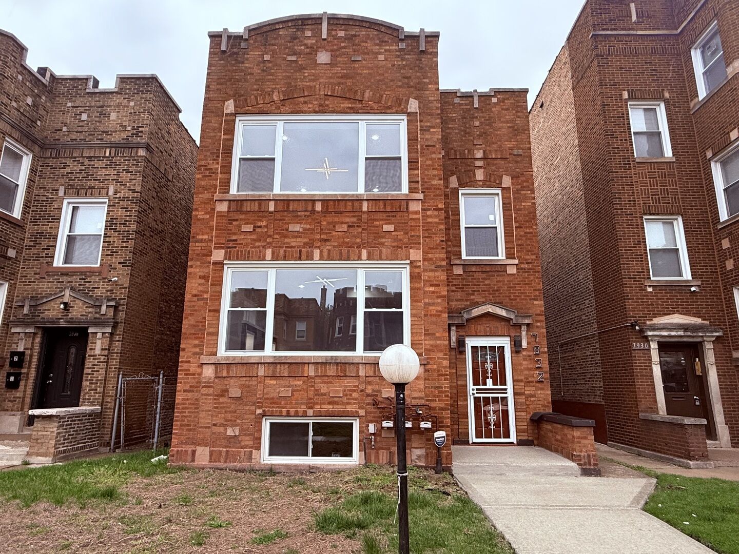 Property Photo:  7932 S Champlain Avenue  IL 60619 