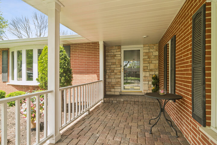 Property Photo:  