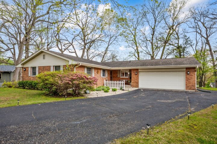 Property Photo:  1111 Edgewood Circle  IL 61108 