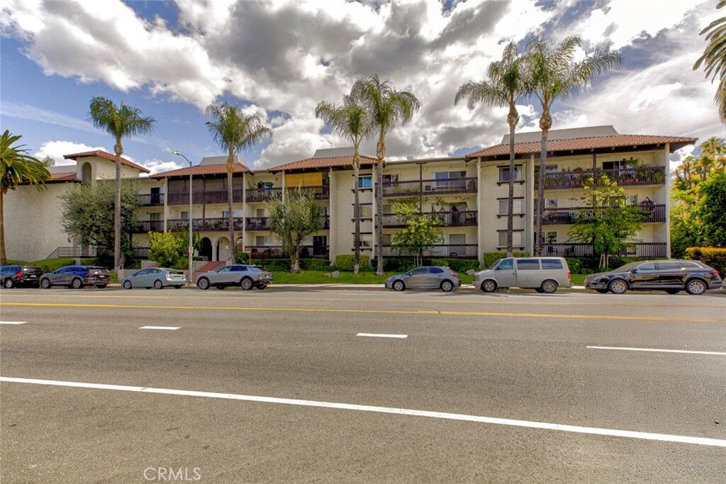Property Photo:  5334 Lindley Avenue 337  CA 91316 