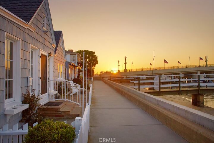 Property Photo:  1407 N Bay Front  CA 92662 