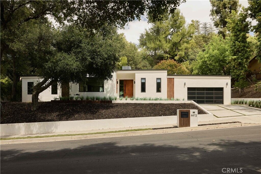 Property Photo:  4472 Louise Avenue  CA 91316 