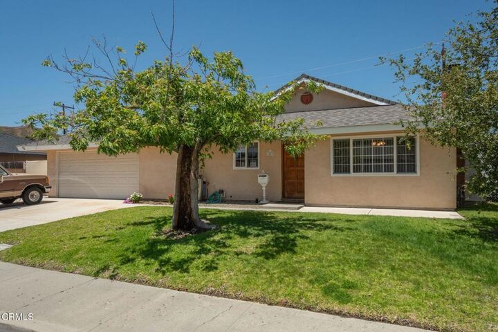 Property Photo:  1227 Maple Street  CA 93060 