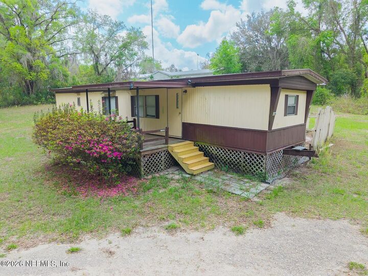 Property Photo:  111 Palmer Avenue  FL 32181 