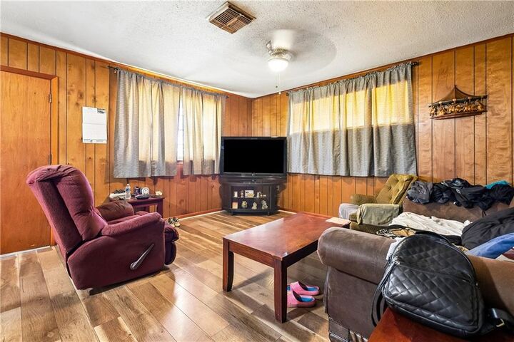 Property Photo: 809 West Drive LA 70094