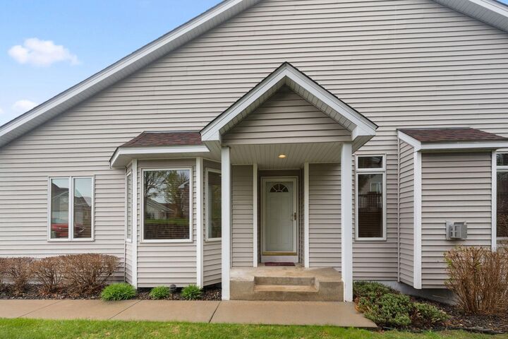 Property Photo:  14327 Savanna Oaks Drive  MN 55378 