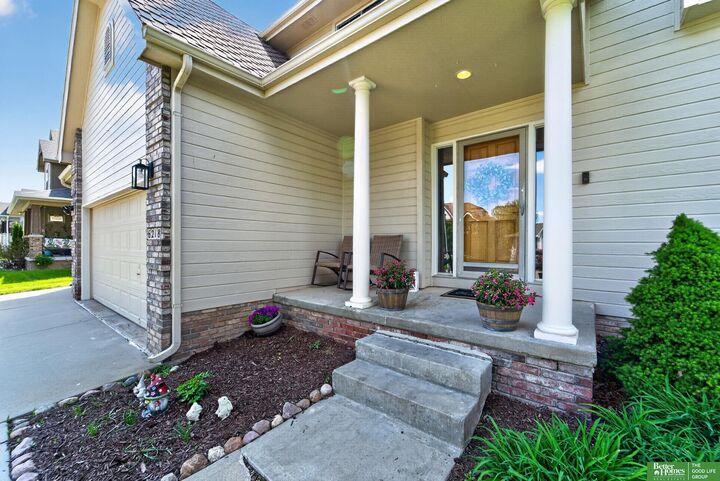Property Photo:  6218 S 171st Street  NE 68135 