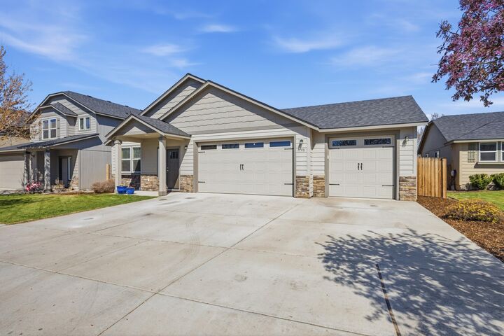 Property Photo:  1770 SW 36th Way  OR 97756 