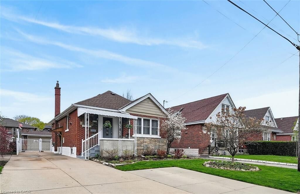 Property Photo: 34 Normandy Road ON L8K 1S3