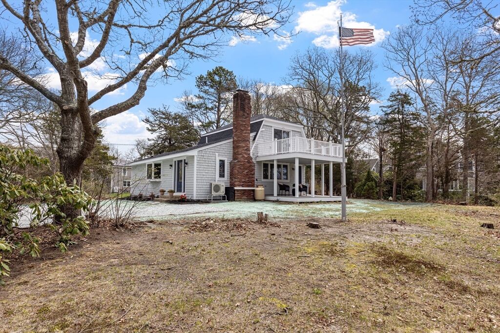 Property Photo:  5 Bell Rd Ext  MA 02532 