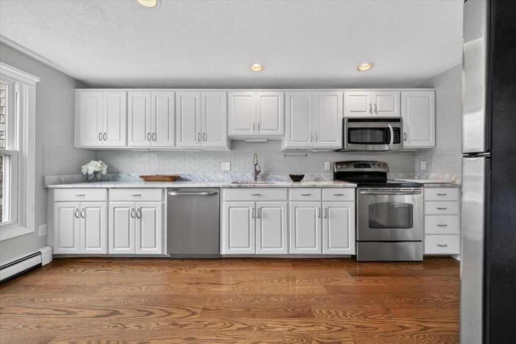 Property Photo:  14 Cedarledge Village 14  MA 02025 