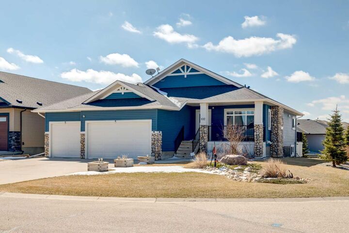102 Speargrass Crescent — photo 1