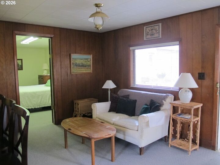 Property Photo:  681 SE Port Ave  OR 97367 