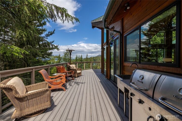 Property Photo:  121  Marine Drive  WA 98222 