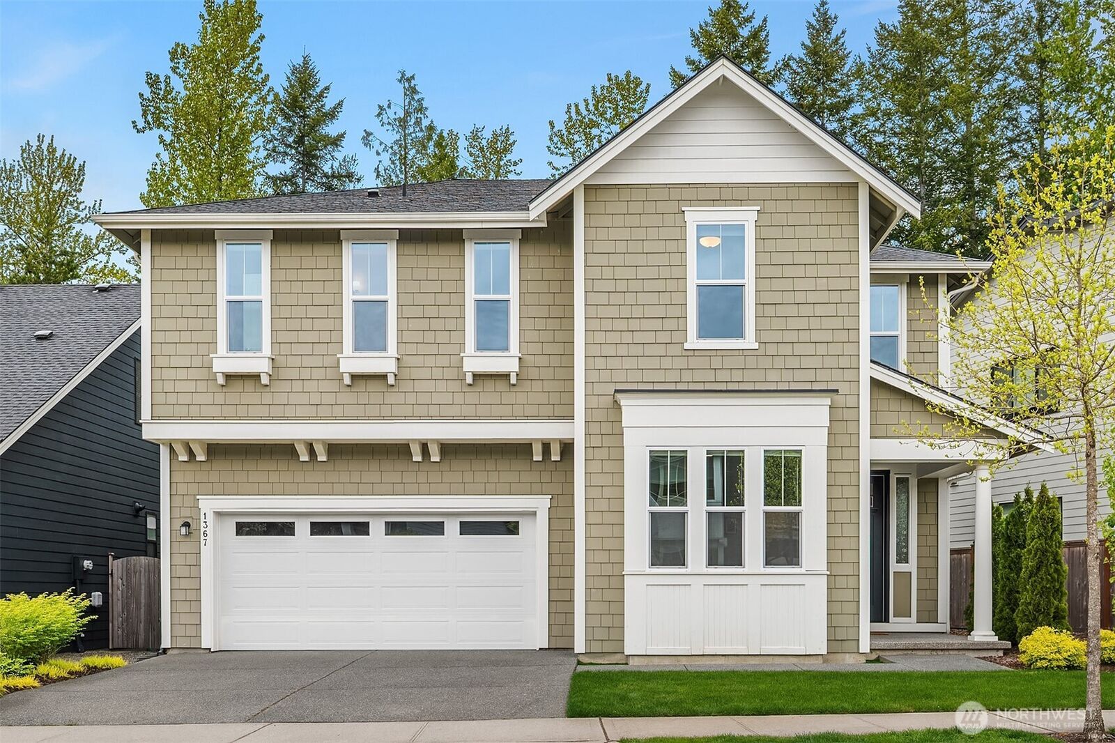 Property Photo:  1367  Bandera Avenue SE  WA 98045 