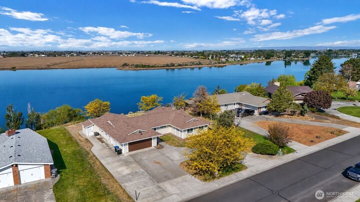 Property Photo:  306 N Crestview Drive  WA 98837 
