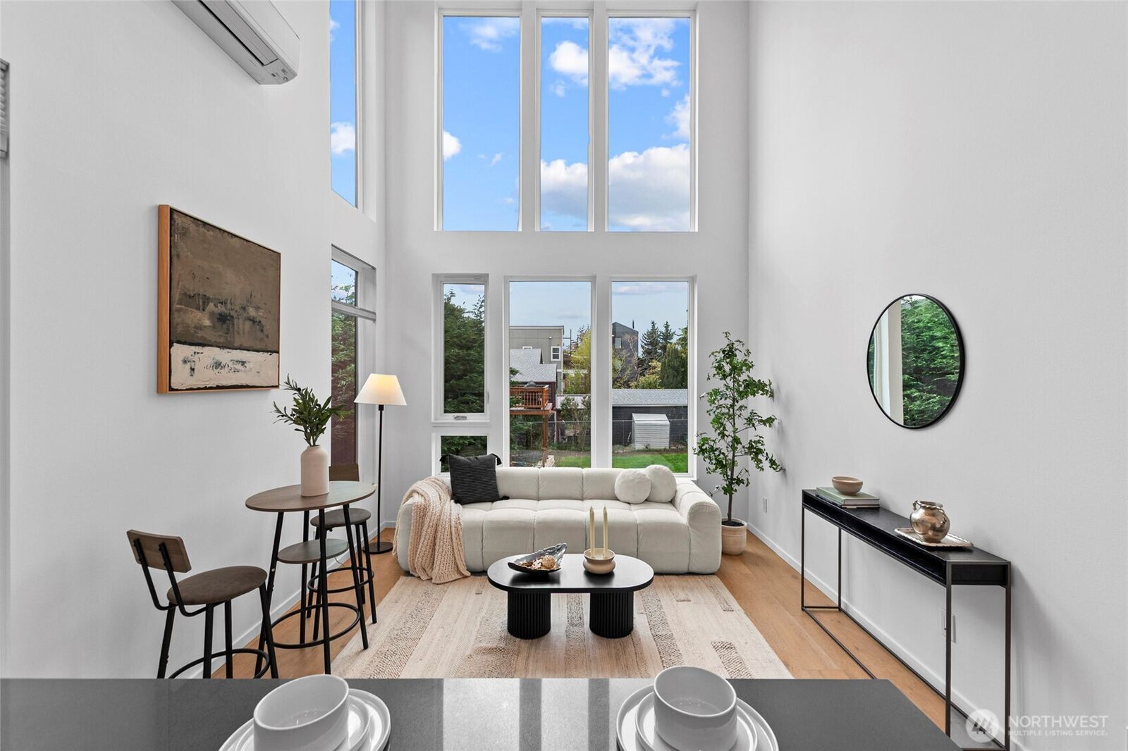 Property Photo: 2612 E Yesler Way WA 98122