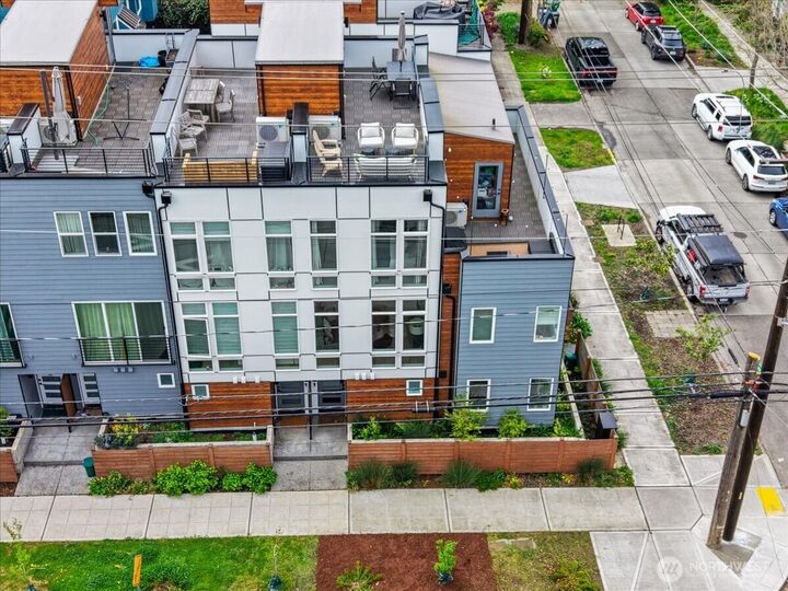 Property Photo:  4301  26th Avenue SW  WA 98106 