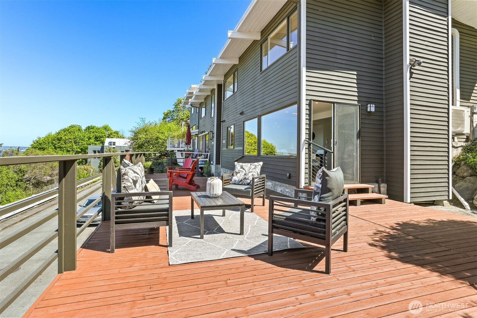 Property Photo:  2122  Halleck Avenue SW  WA 98116 