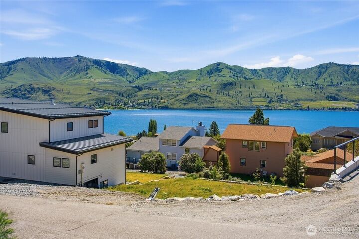 Property Photo:  211  Riviera Drive  WA 98816 