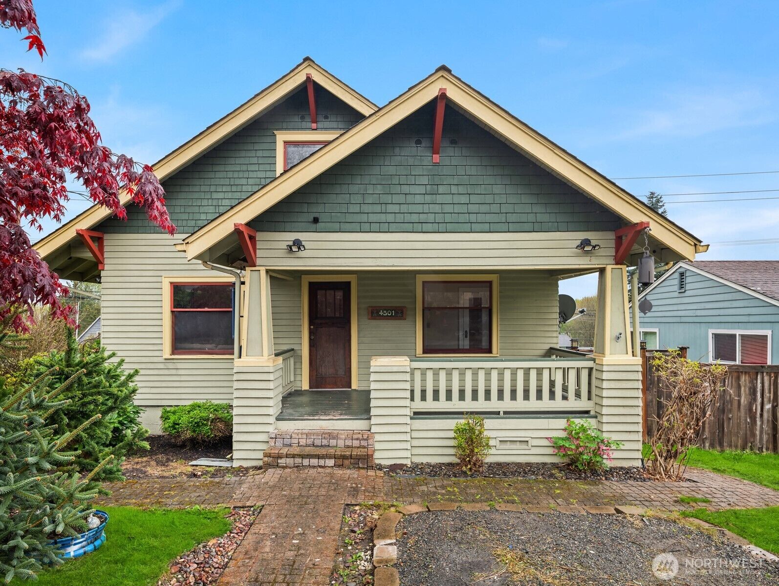 Property Photo:  4501 S 4th Avenue  WA 98203 
