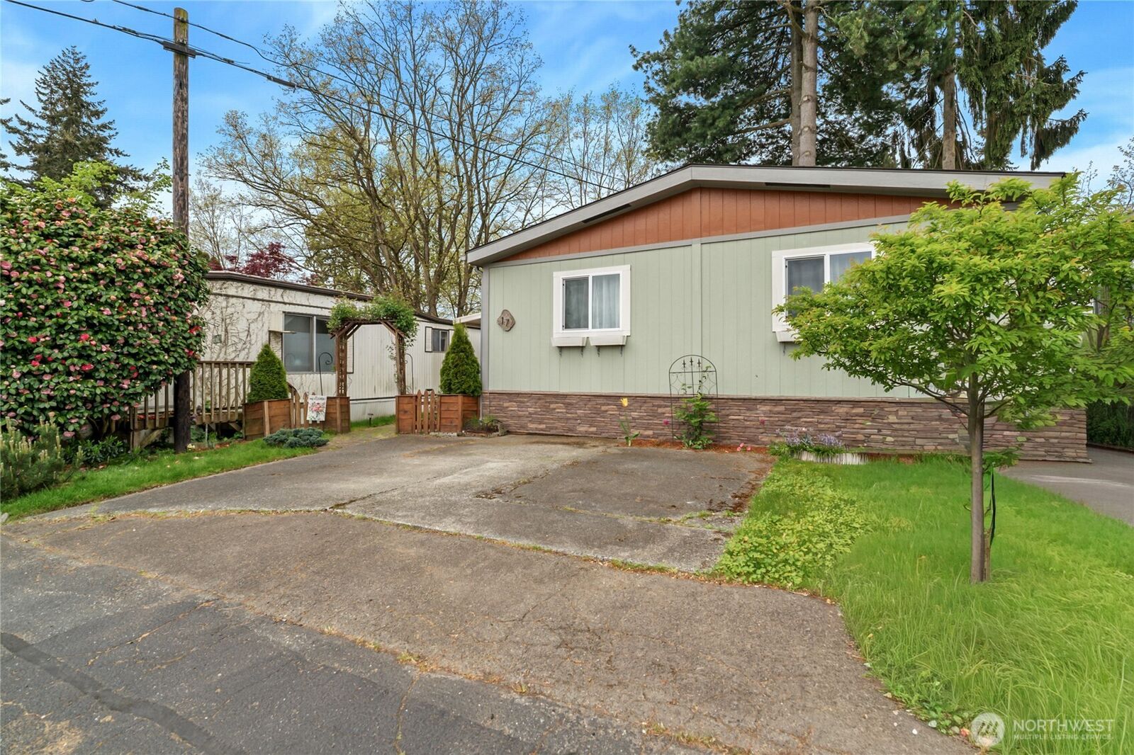 Property Photo:  24222  54th Avenue W 17  WA 98043 