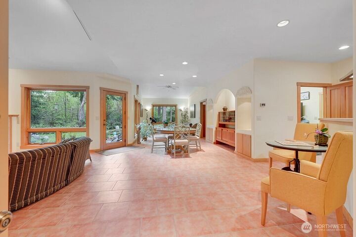 Property Photo:  33  Westridge Court  WA 98368 