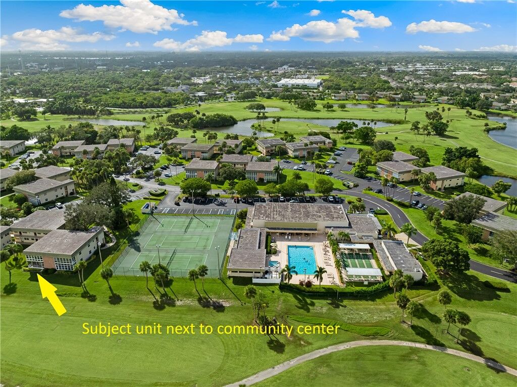 Property Photo:  19 Vista Gardens Trail 106  FL 32962 