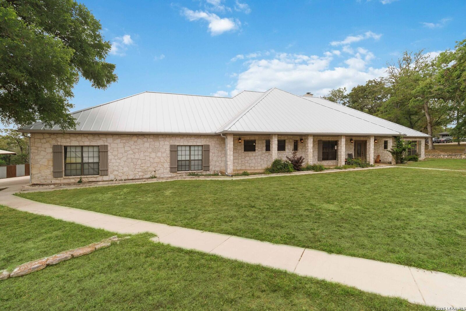 Property Photo:  233 Twin Oaks Dr  TX 78121 