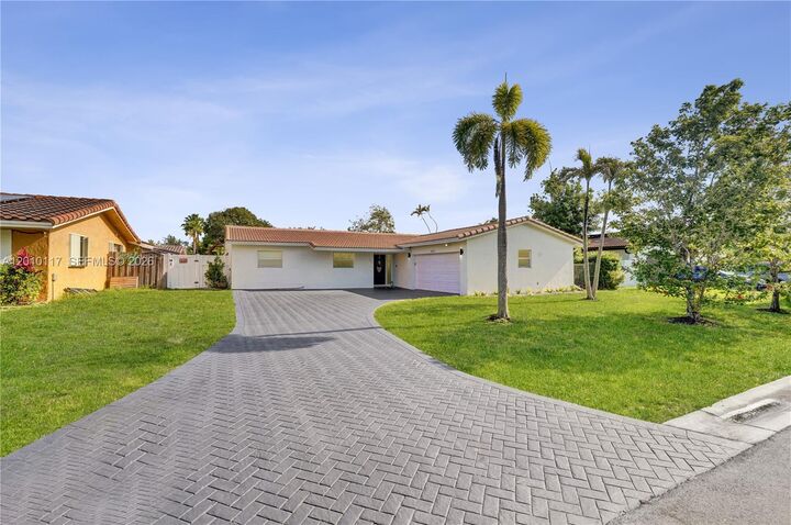 Property Photo:  7511 NW 41st St  FL 33065 