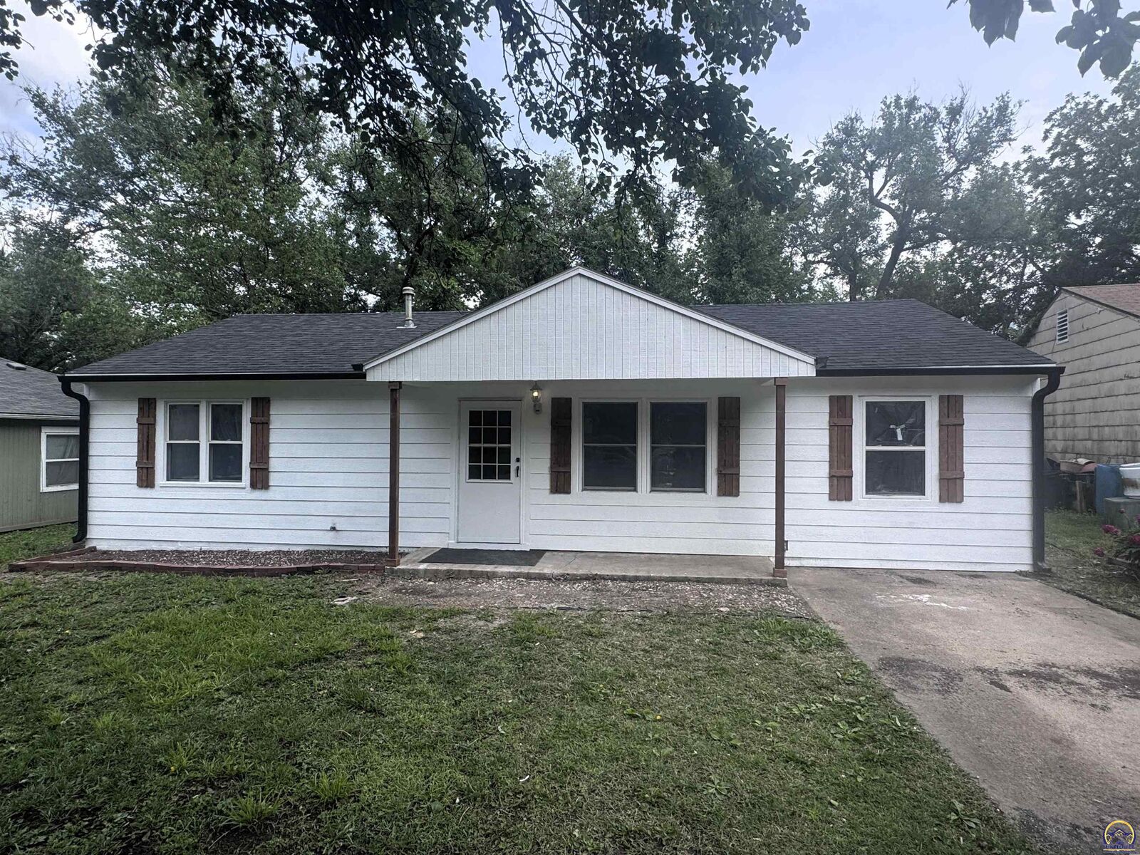 Property Photo:  3466 SW Clare Ave  KS 66611 