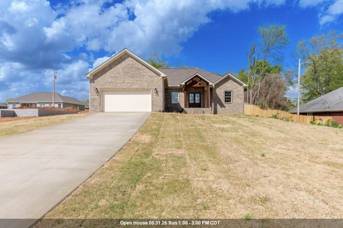 Property Photo: 809 Michigan Ave AL 35661