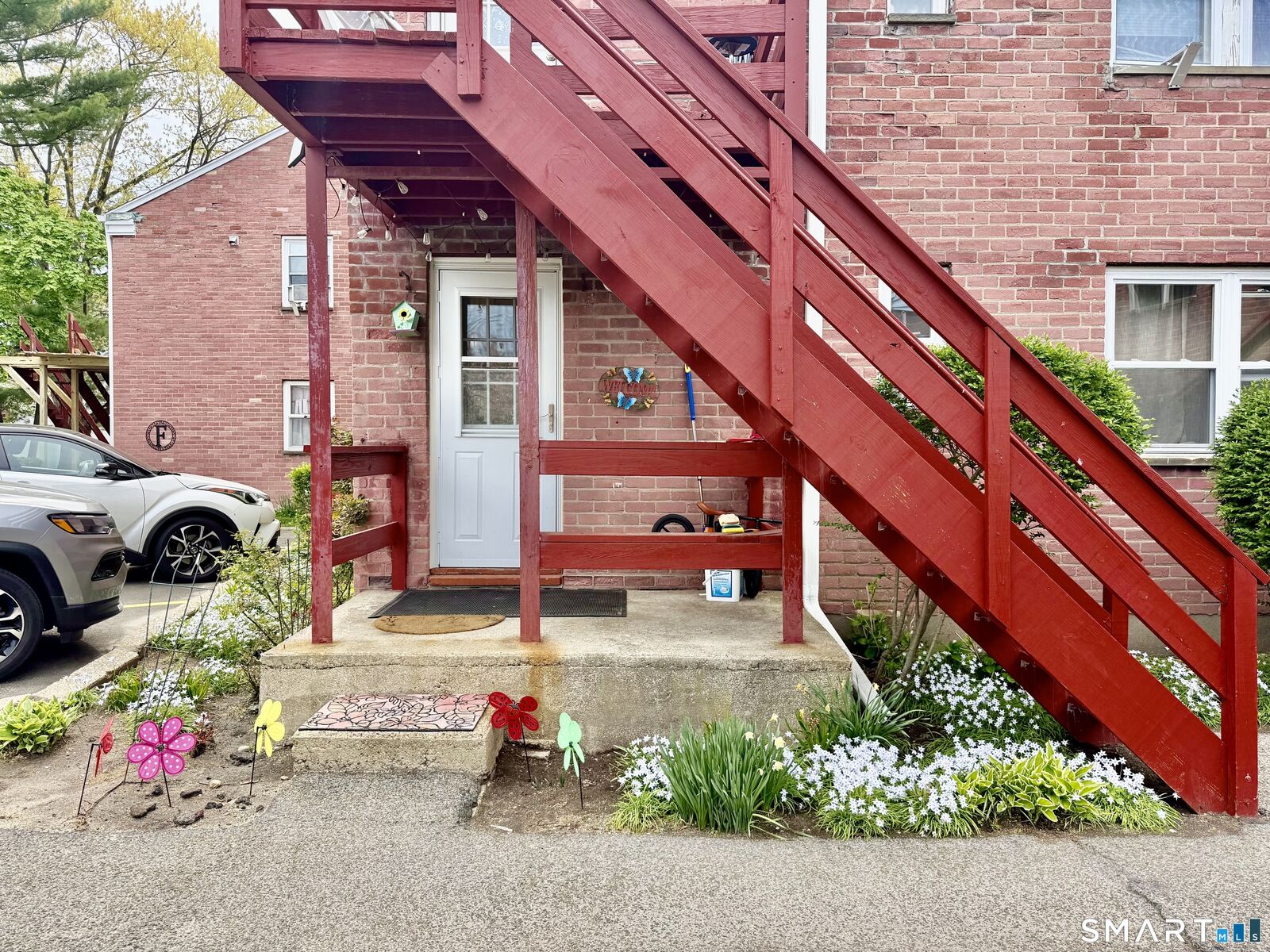 Property Photo:  231 Seaton Road 2  CT 06902 