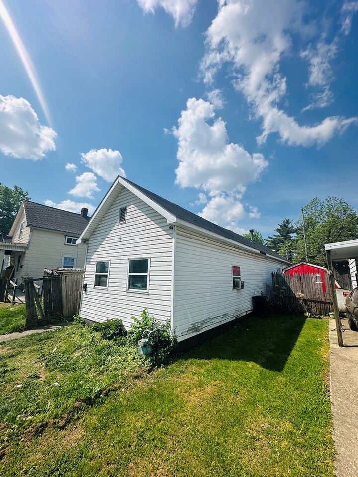 Property Photo:  98 Brownell St  OH 45601 