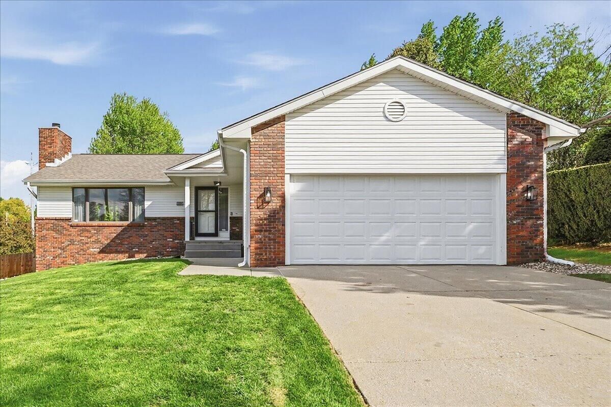 Property Photo:  105 Kingsridge Drive  IA 51503 