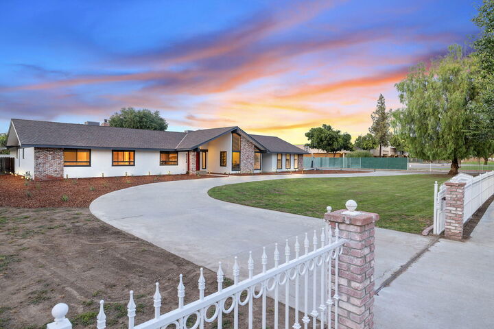 Property Photo:  6716 W Hurley Avenue  CA 93291 
