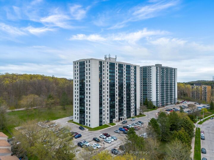 Property Photo: 35 Green Valley Drive 502 ON N2P 2A5