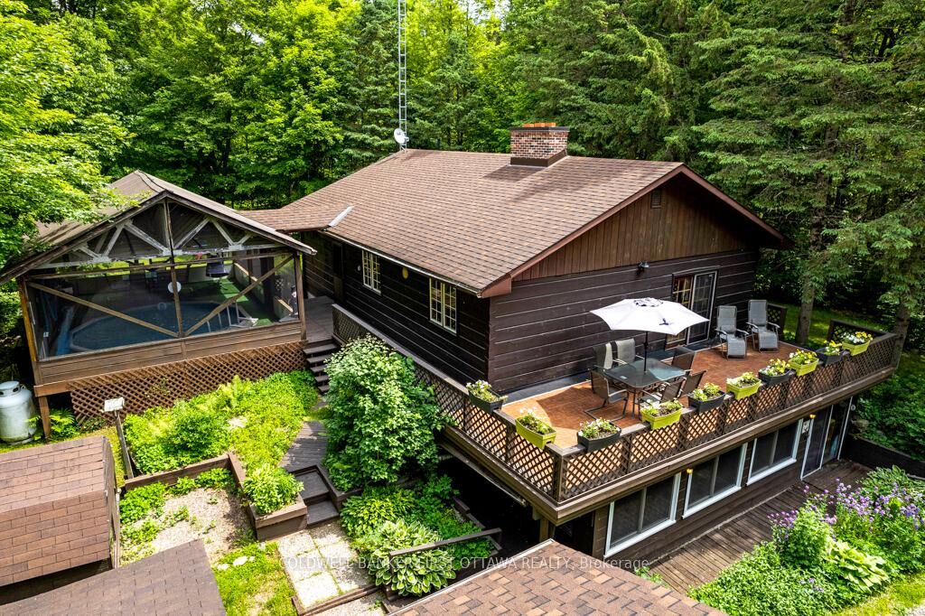 Property Photo: 1102 Ebbs Bay Road ON K7C 0C5