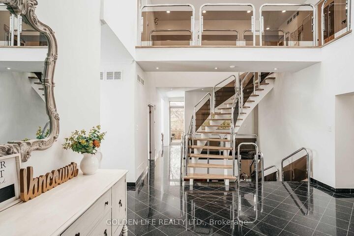 Property Photo:  1 Garnier Court  ON M2M 4C7 