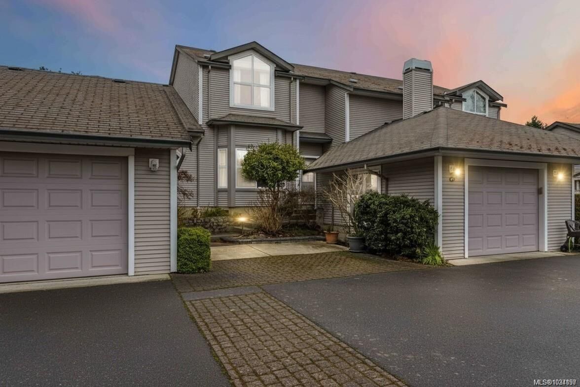 Property Photo: 3633 Cedar Hill Rd #21 BC V8P 3Z3