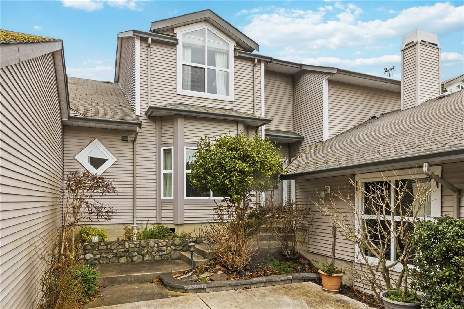 Property Photo: 3633 Cedar Hill Rd #21 BC V8P 3Z3