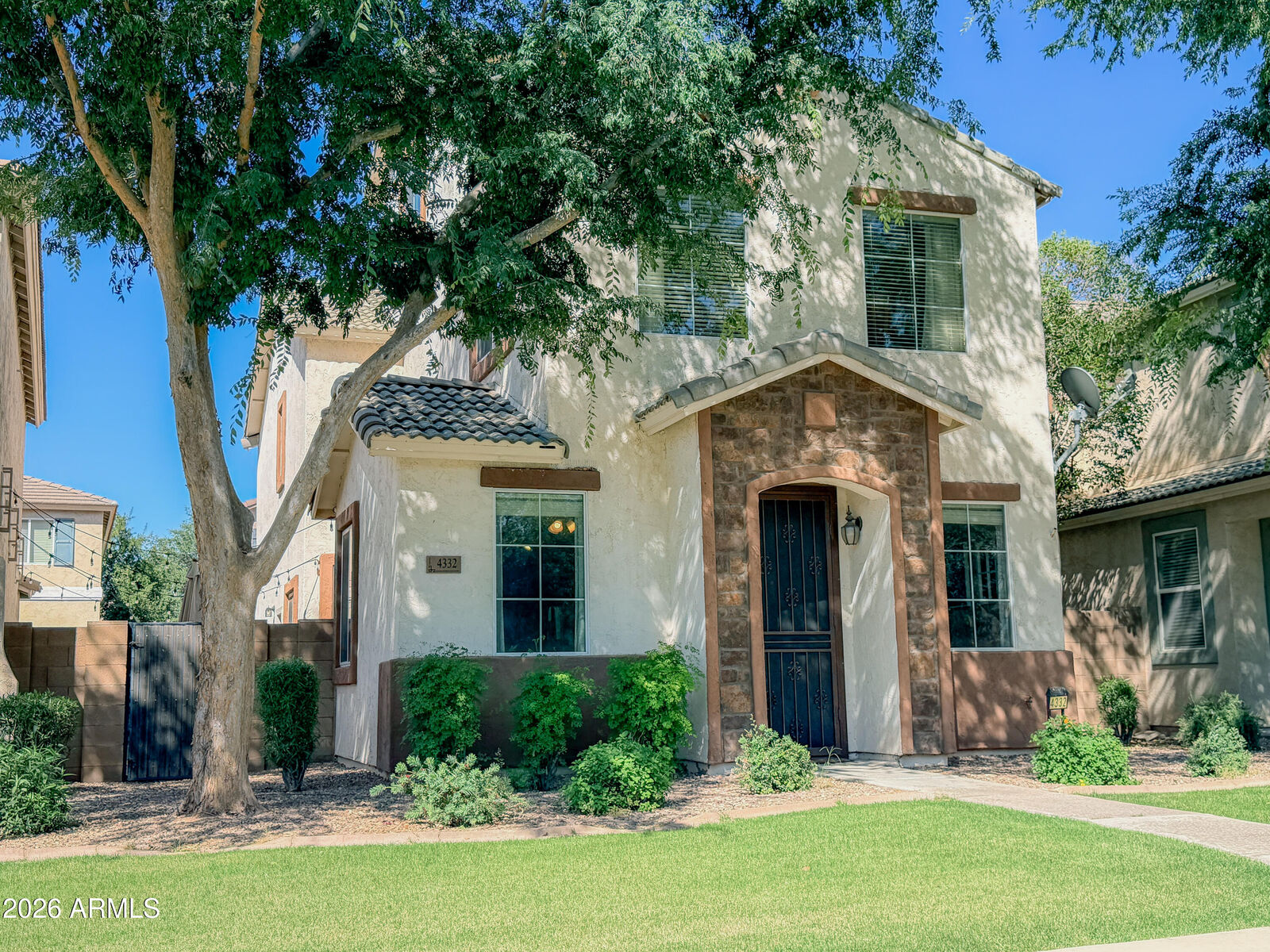 Property Photo:  4332 E Oakland Street  AZ 85295 
