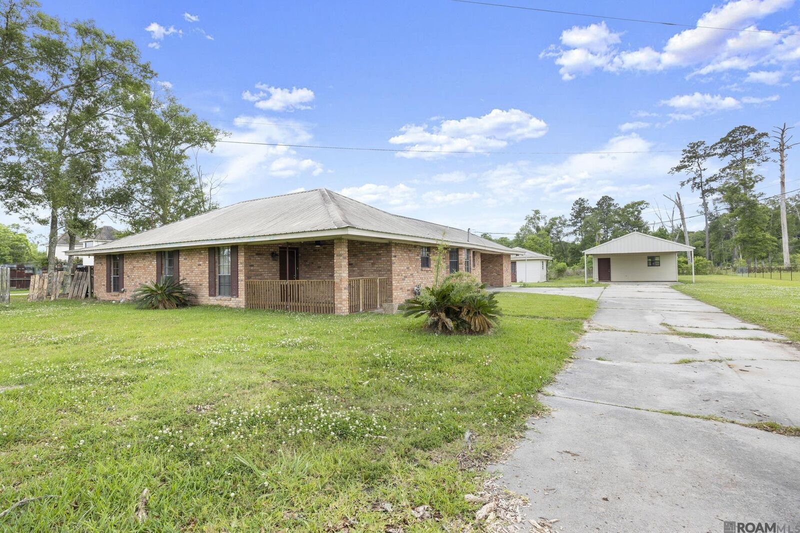 Property Photo: 18875 La Hwy 22 LA 70449