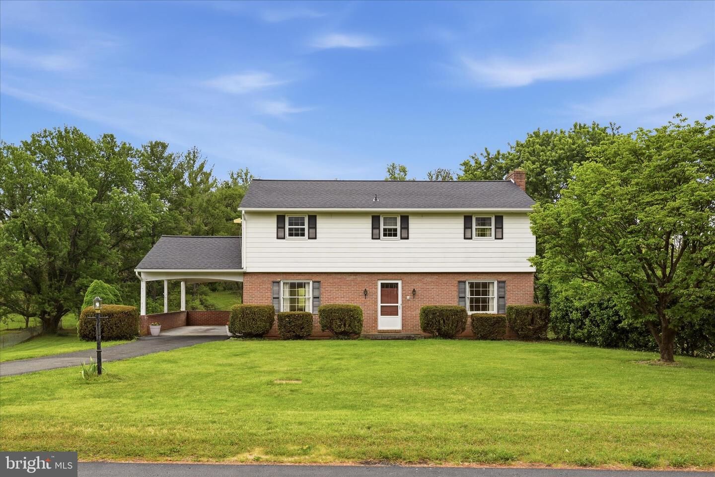 Property Photo: 103 Cambridge Place VA 22601