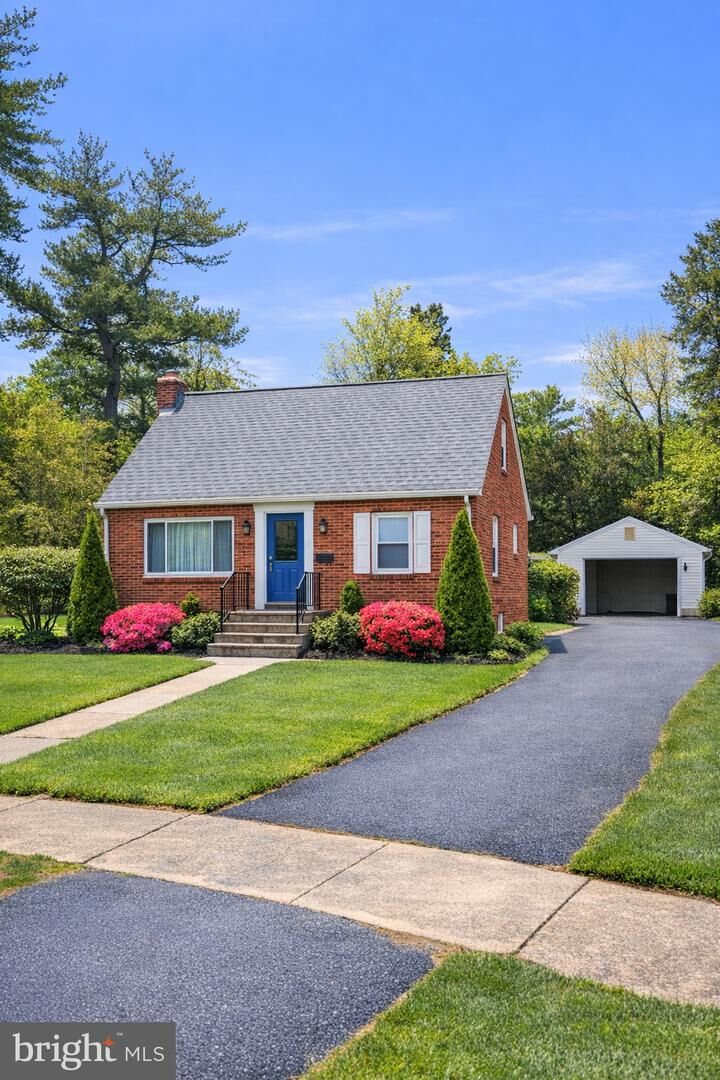 Property Photo:  8 Green Circle  PA 17011 