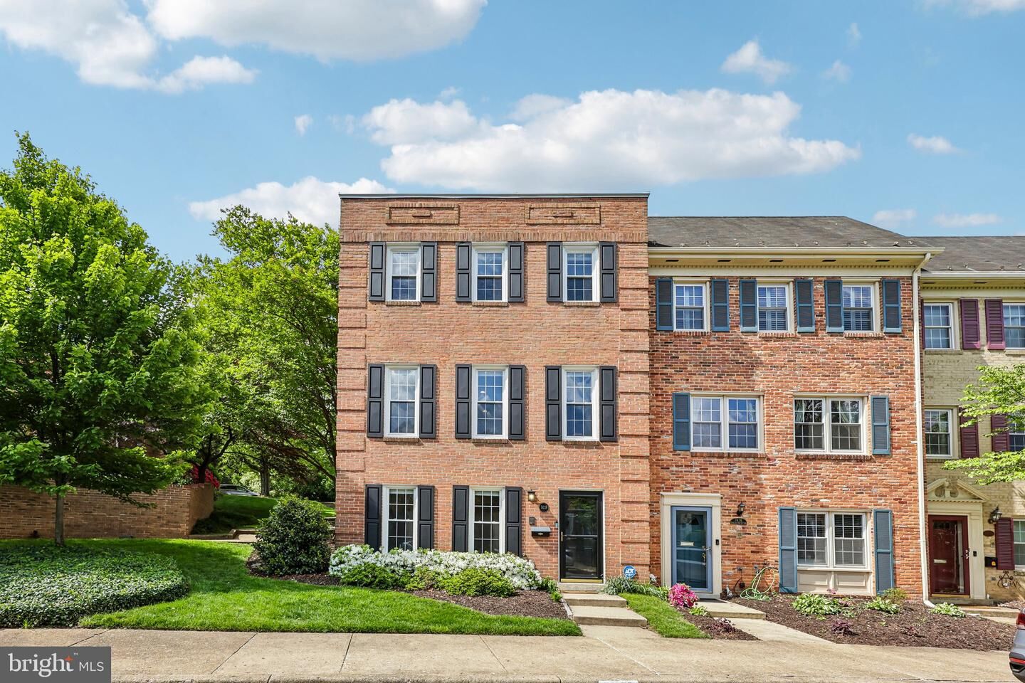 Property Photo:  7438 Hallcrest Drive  VA 22102 