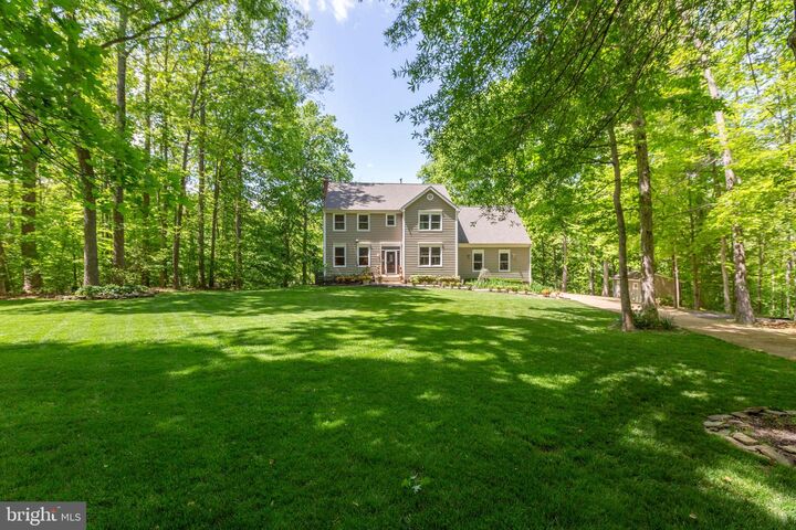 Property Photo:  7931 Gold Leaf Circle  VA 22551 