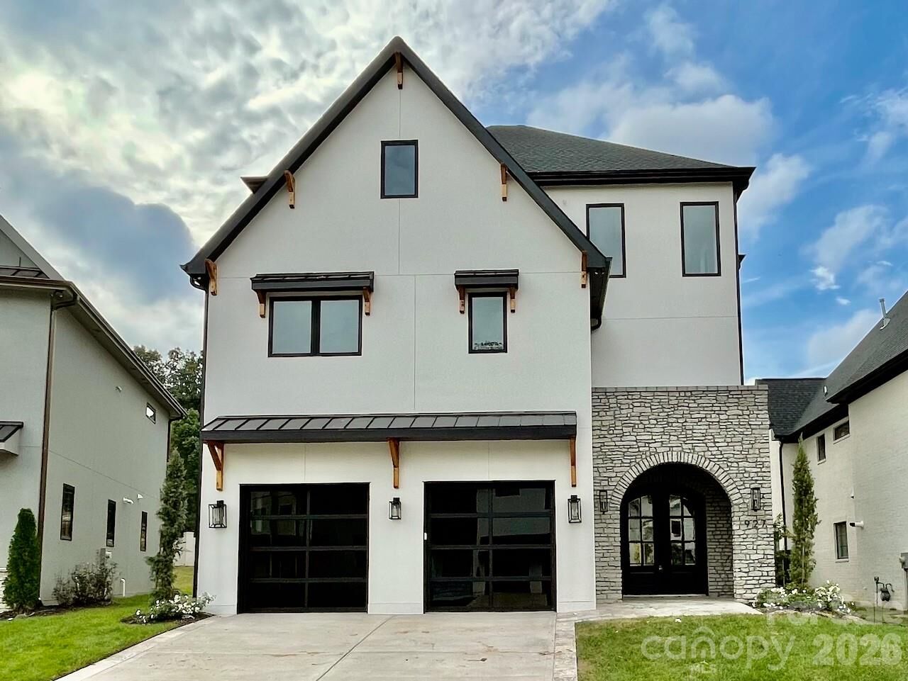 Property Photo:  927 Laurel Creek Lane  NC 28211 